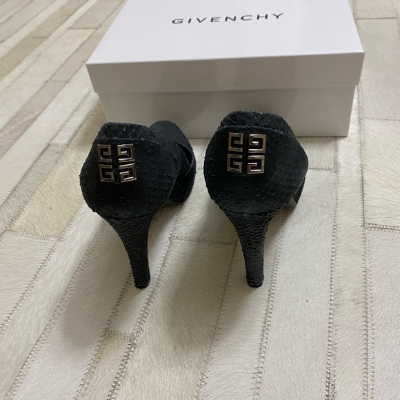Givenchy women’s pumps - Picture 2 of 8